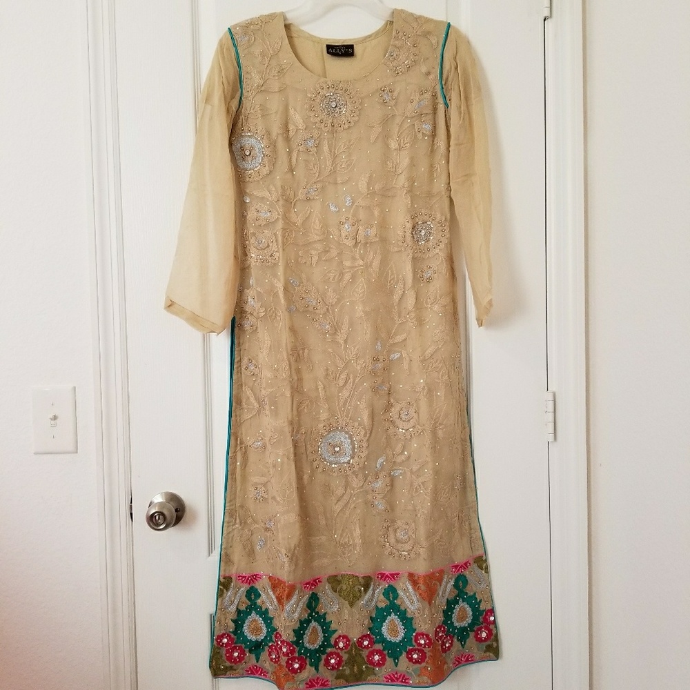 FINAL PRICE Pakistani embroidered fancy 3 pc chiffon suit